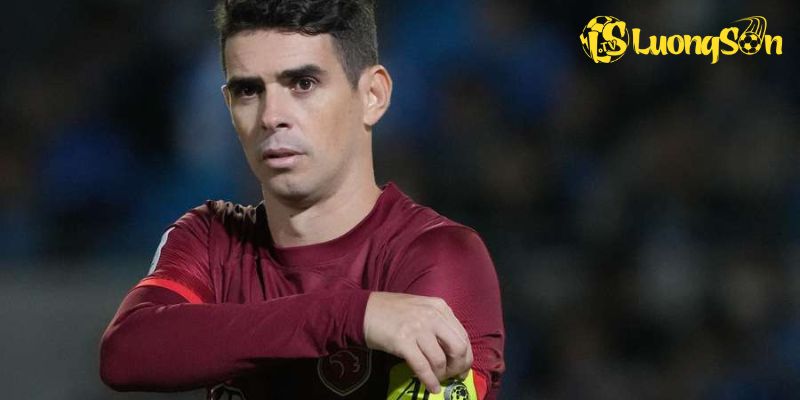 Oscar Dos Santos Emboaba Júnior bị xỉu trong lúc kiểm tra y tế